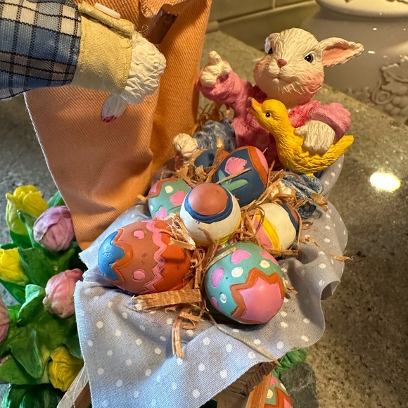 Easter Bunny Rabbit Couple, Fabric Mache, Hand Painted, 12"x 7" Unused, w/Box - Picture 14 of 14